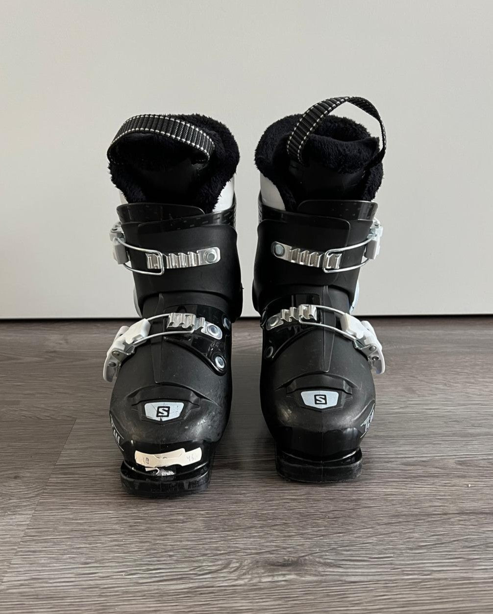 Ex Pasmodel: Salomon Skischoenen Zwart met blauw en wit mt 18